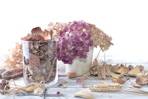 potpourri and dried flowers